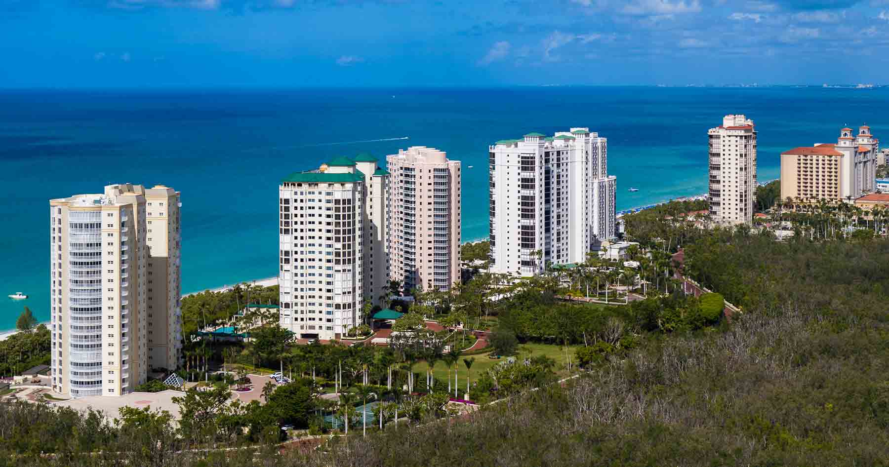 Bay Colony Condos For Sale Luxury Condos in Bay Colony Naples FL.