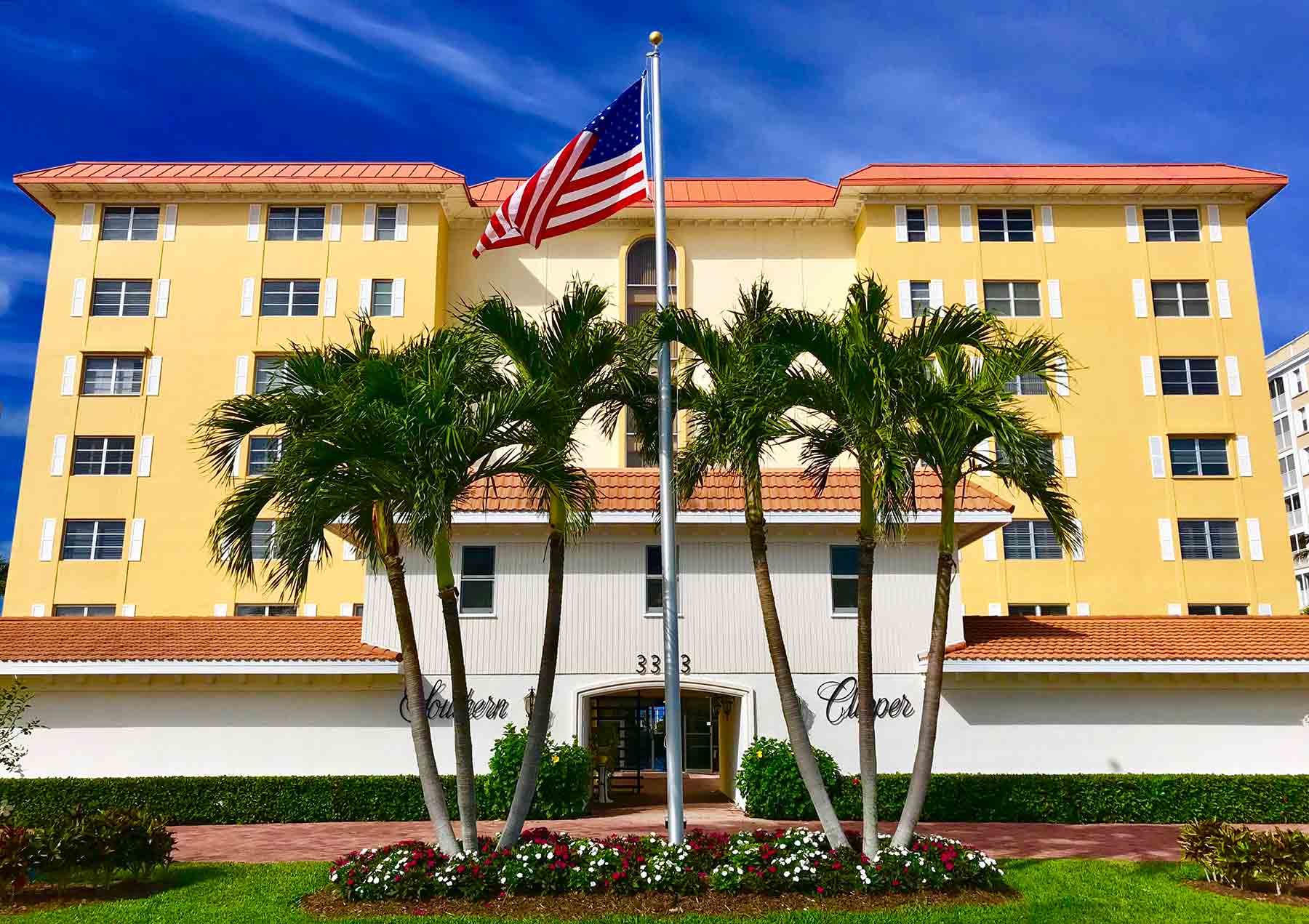 Southern Clipper Condos For Sale Luxury Condos in Moorings Naples FL.