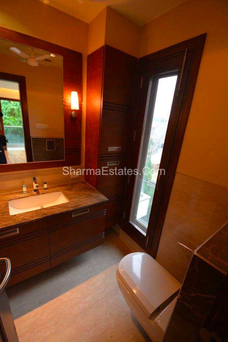 4 BHK Builder Apartment for Sale in Westend Colony New Delhi Ground