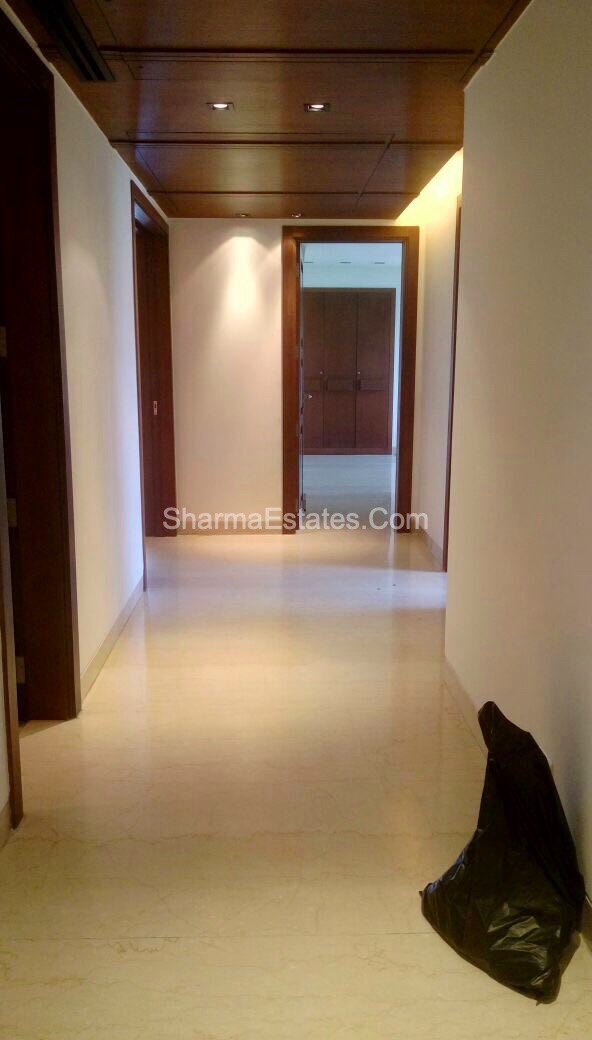 4 BHK Builder Apartment for Sale in Westend Colony New Delhi Ground