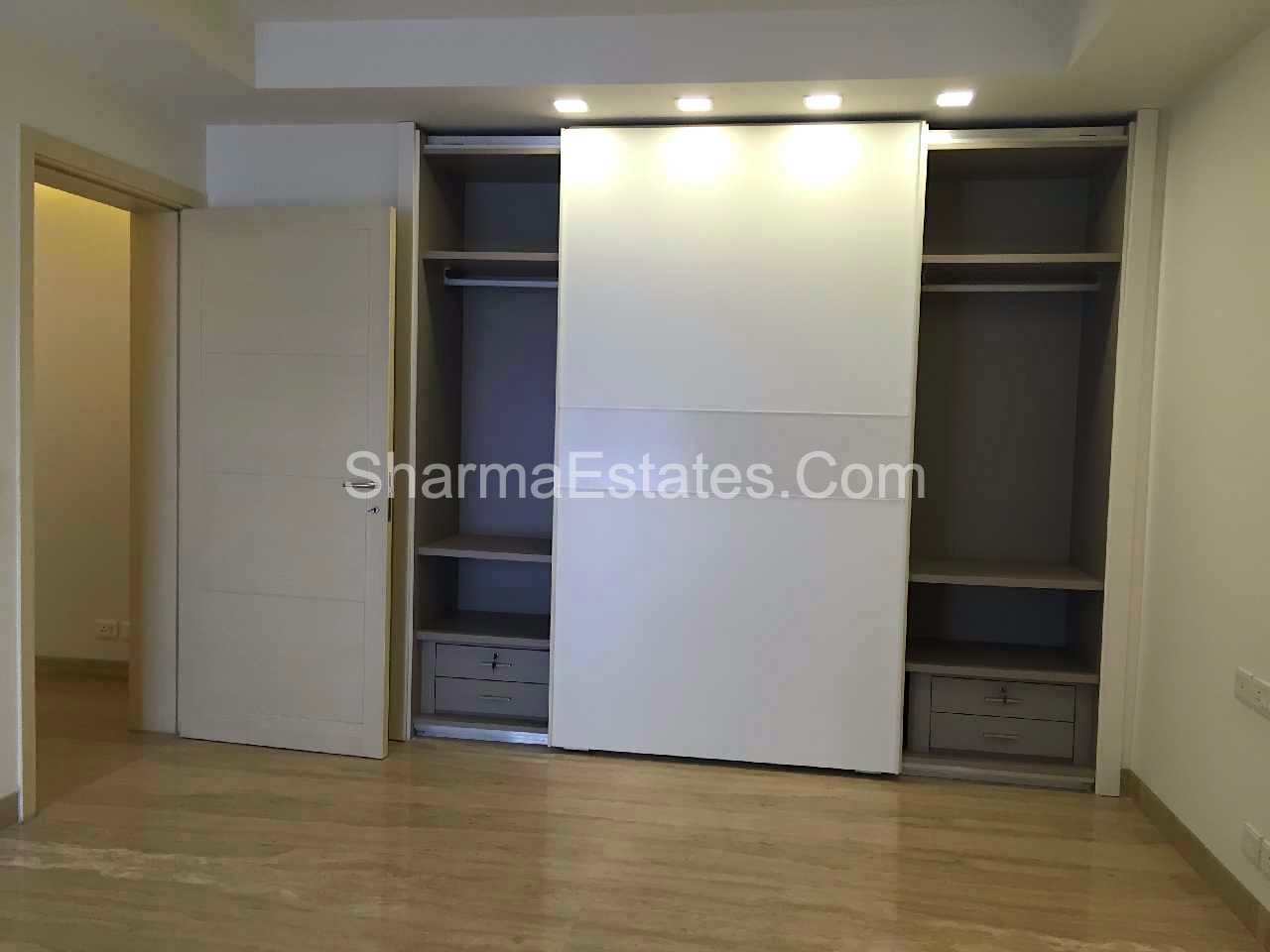 3 BHK Residential Apartment for Rent in Malcha Marg Chanakyapuri New