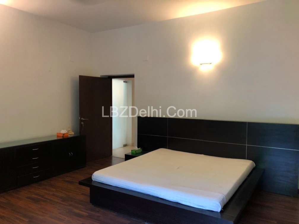 4 BHK Residential Apartment for Sale in Golf Links Delhi Super Luxury