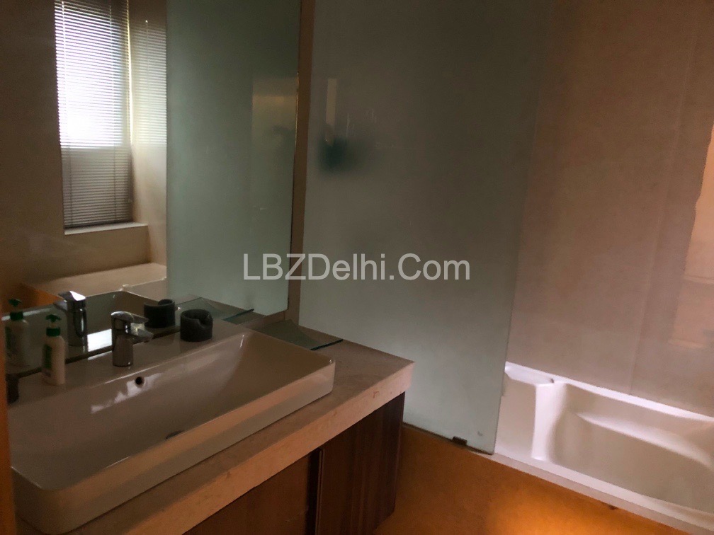 4 BHK Residential Apartment for Sale in Golf Links Delhi Super Luxury