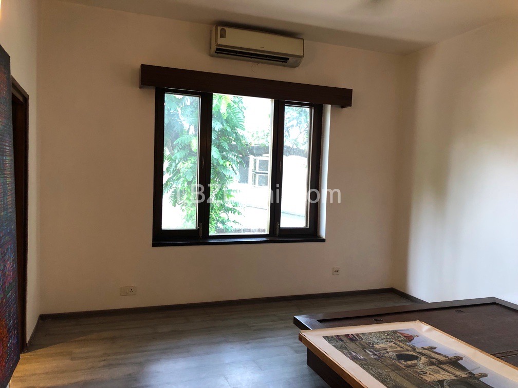 4 BHK Residential Apartment for Sale in Golf Links Delhi Super Luxury