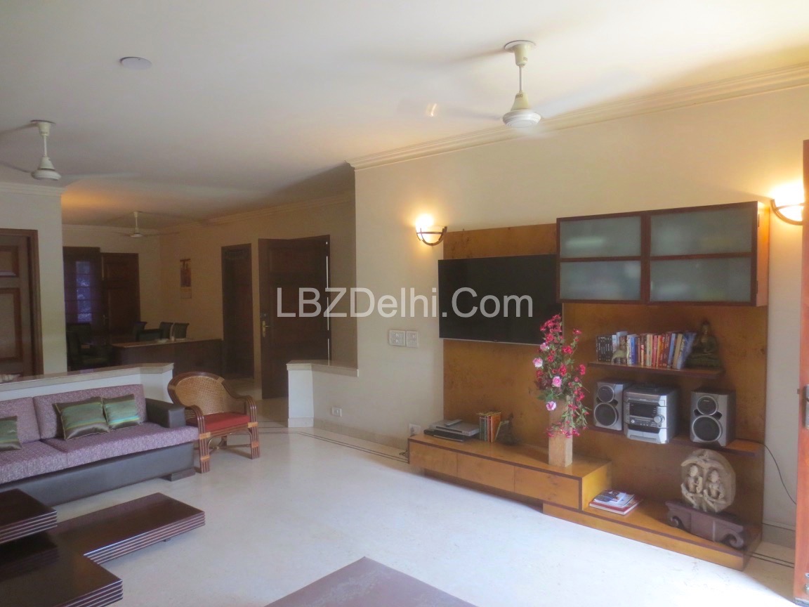 4 BHK Residential Apartment for Sale in Golf Links Delhi Super Luxury
