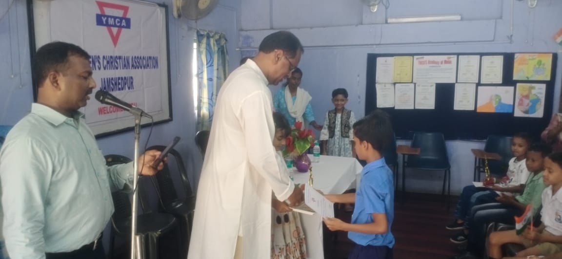 Jamshedpur ymca वाइएमसीए ने ड्राइंग विजेताओं को किया सम्मानित