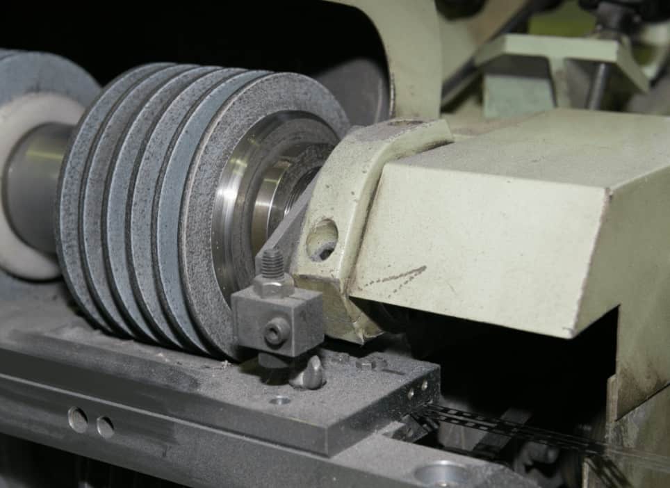 How Are Safety Razor Blades Made? Shave Help