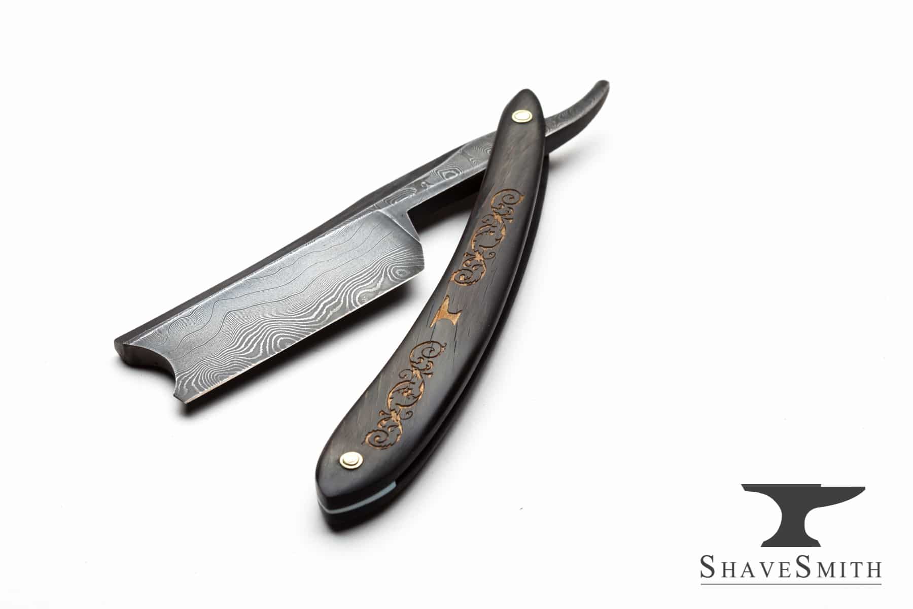 ShaveSmith’s Celebrated Damascus 9/8, Gold Leaf Ox Horn, Razor Damascus Custom Straight