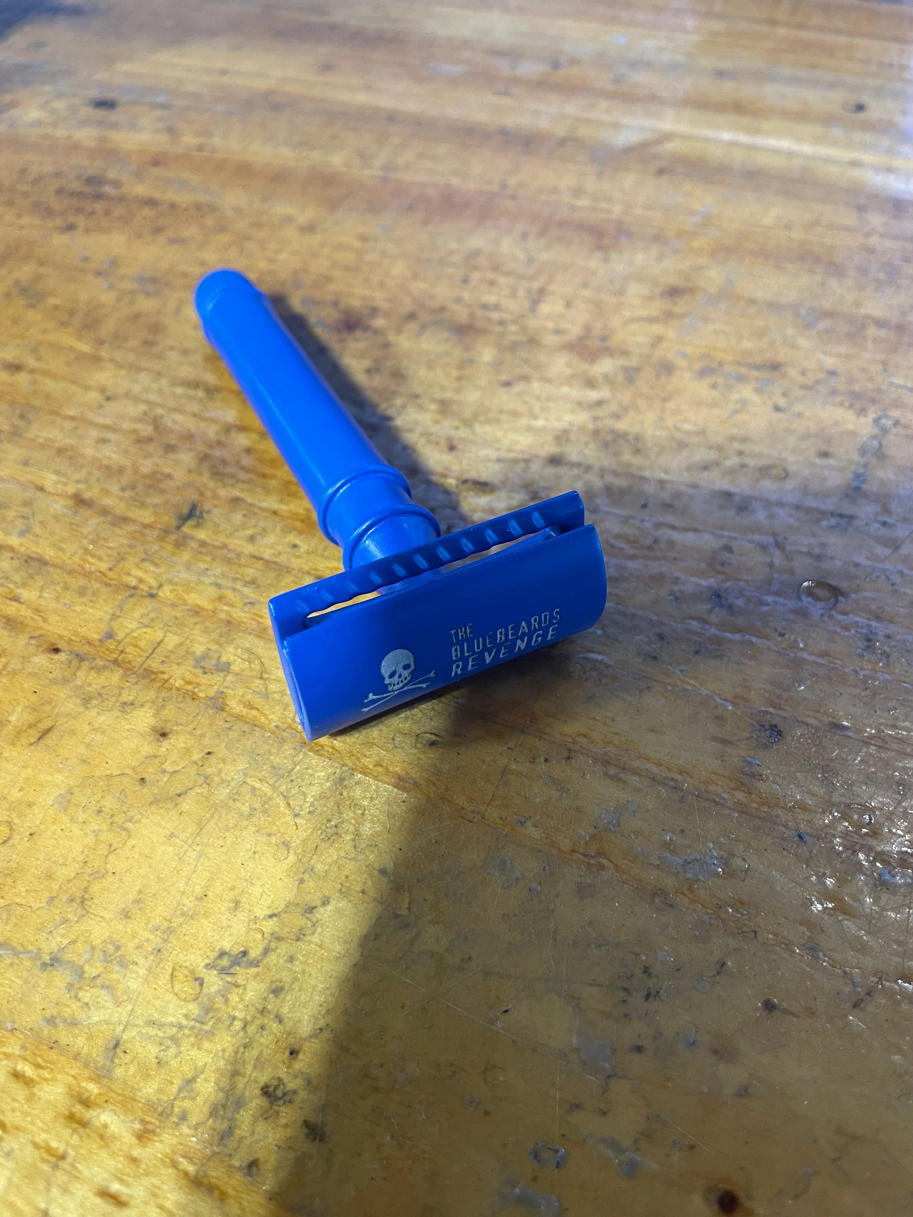 bluebeards revenge Cutlass DoubleEdge Safety Razorin blue Shaving Time