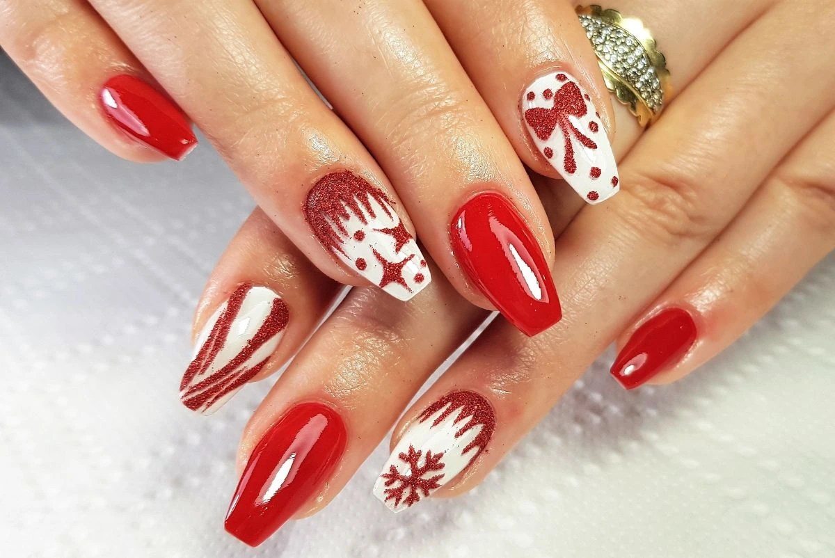 Acrylic vs Gel Which Nail Extension is Better?