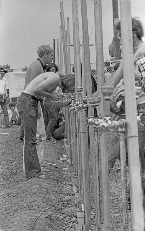 50 Rarely Seen Images From Woodstock 1969 Page 29 of 50 Housely