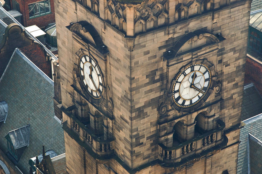 Sheffield Town Hall the clock tower that came without a bell