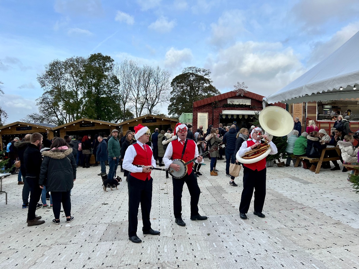 Chatsworth Christmas Market Everything you need to know! She Gets Around