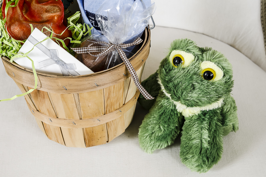 How to Put Together Vintage Style Easter Baskets She Holds Dearly