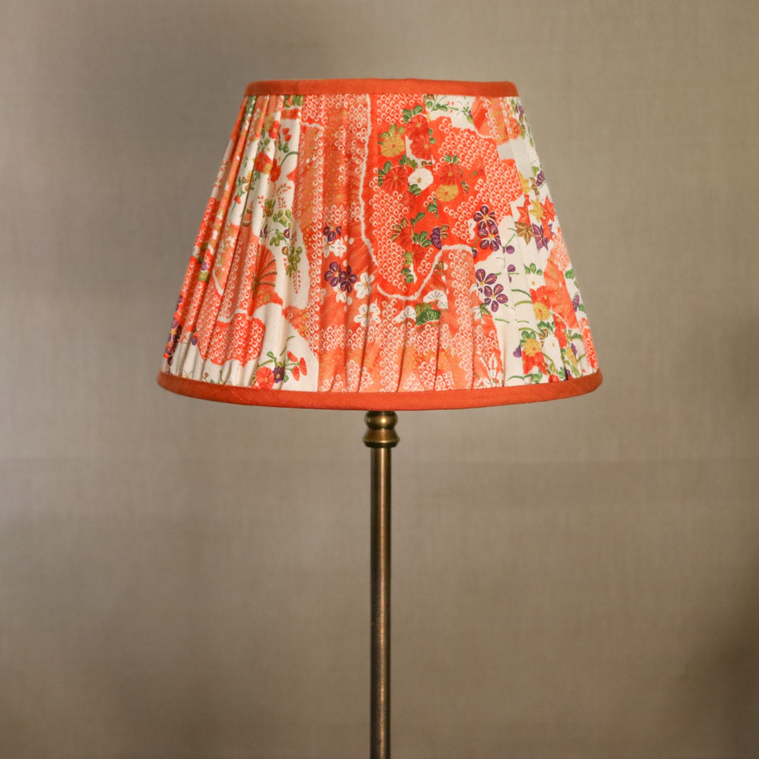 Hiromi Suji Lampshade in Tangerine Shenouk