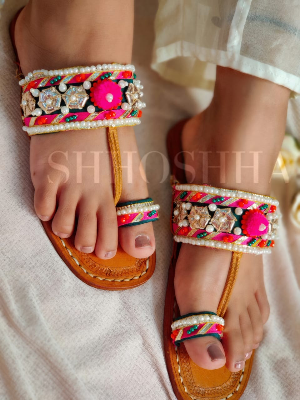 GULNOOR KOLHA SHHOSHHA