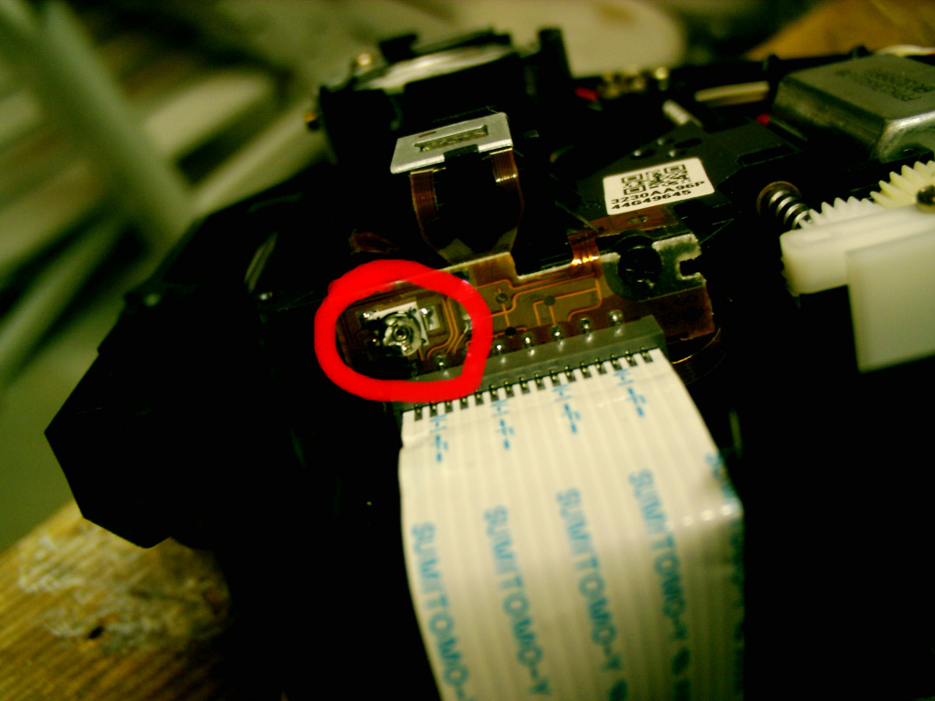 Dreamcast starts reading disc then stops