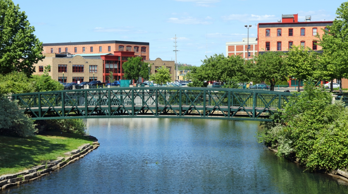 Window Cleaning, Pressure Washing, & Holiday Lighting in Kalamazoo, MI.