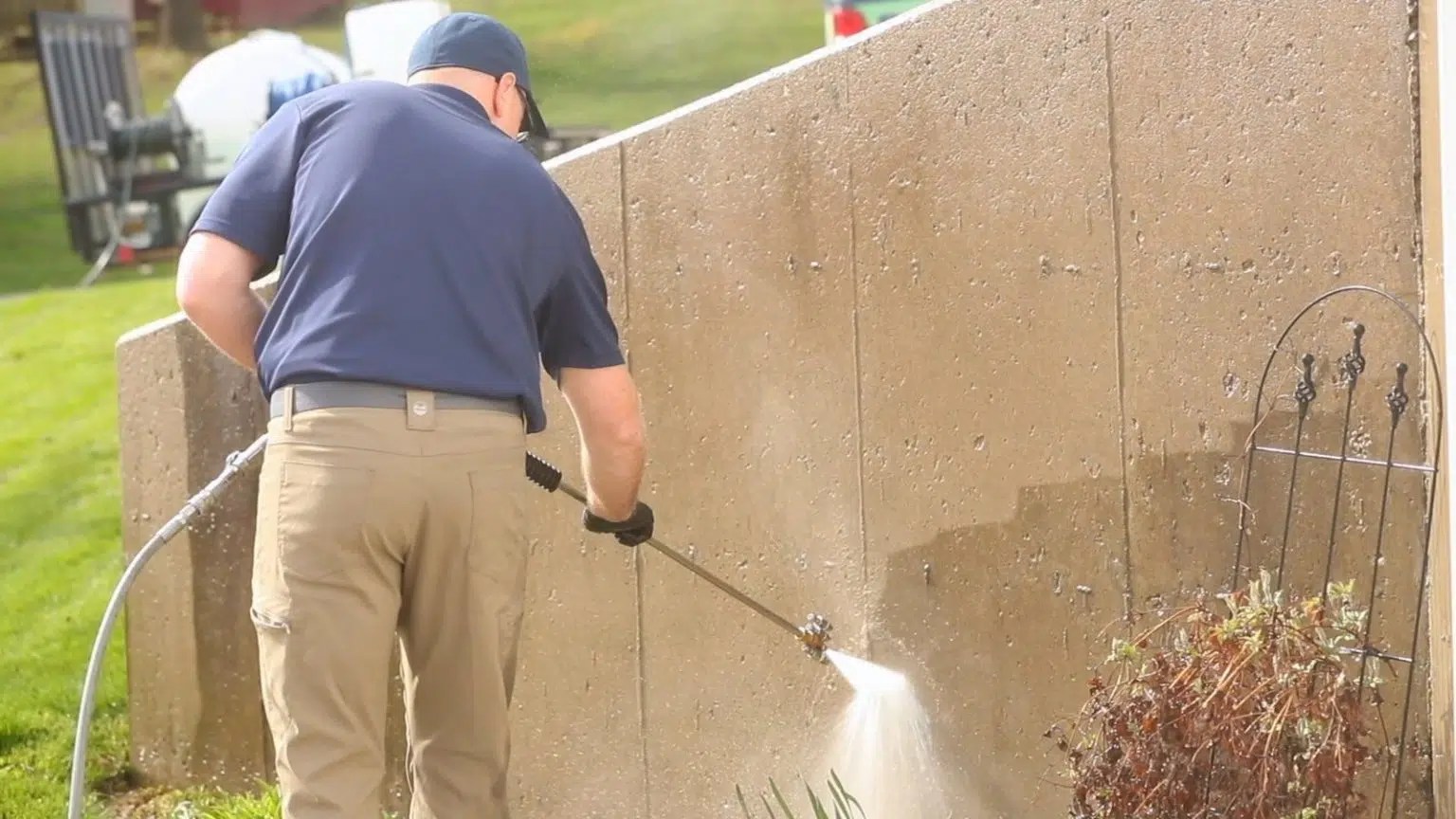 How to Clean Your House Siding with Pressure Washing