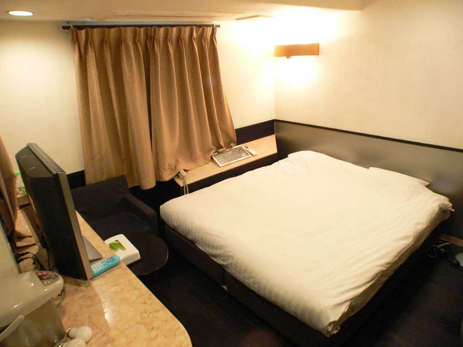 新宿三丁目新聞 終電後に新宿三丁目で体を休め夜を明かす(ビジネスホテル編)