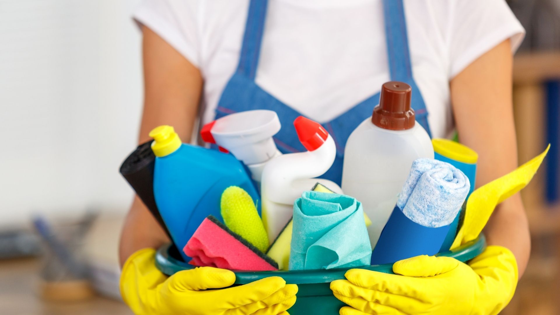 How Much Does Professional Upholstery Cleaning Cost? 2022 Latest Prices