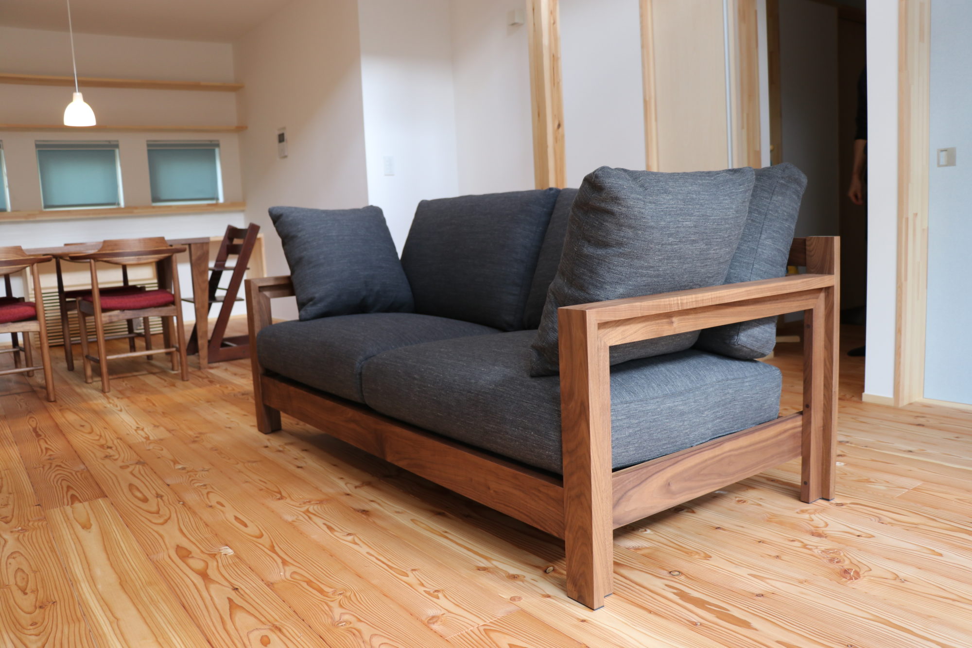 こだわりのウォールナット 塩田家具 リヴリア