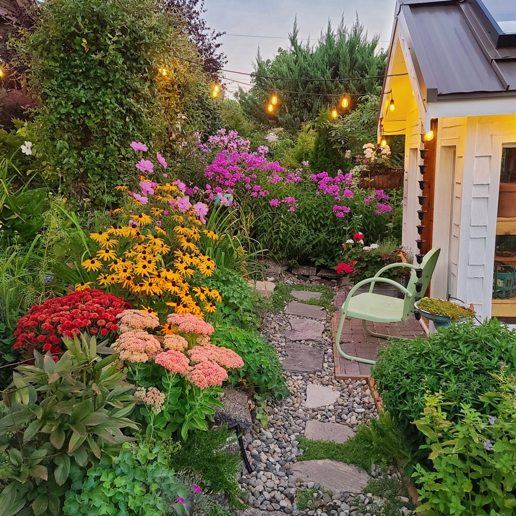How to Create a Cottage Garden Shiplap and Shells