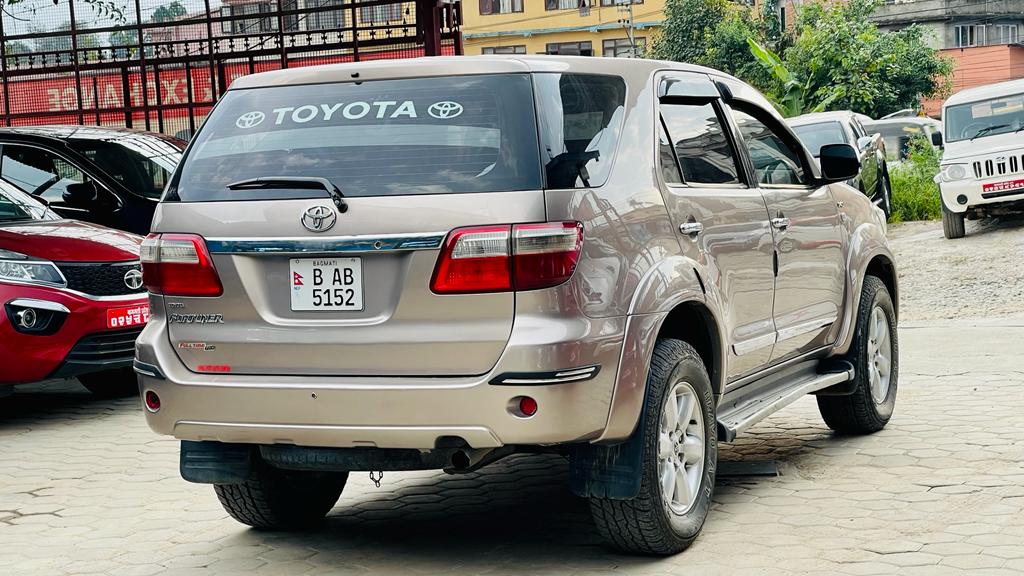 Toyota Fortuner2010model Rs.6975000 buy hyundai, suzuki, kia