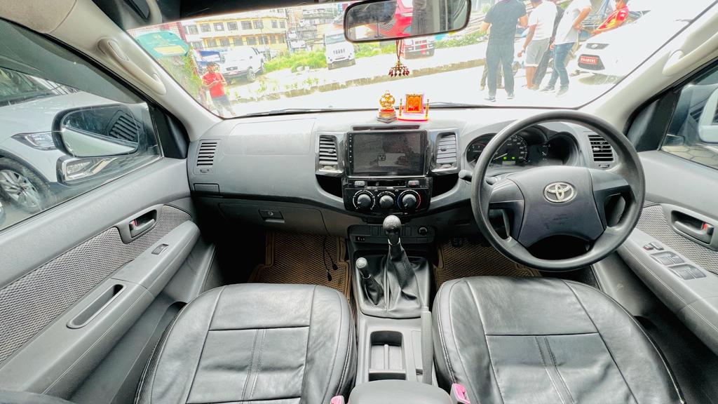 Toyota Hilux2012model Rs.4400000 buy hyundai, suzuki, kia, toyota