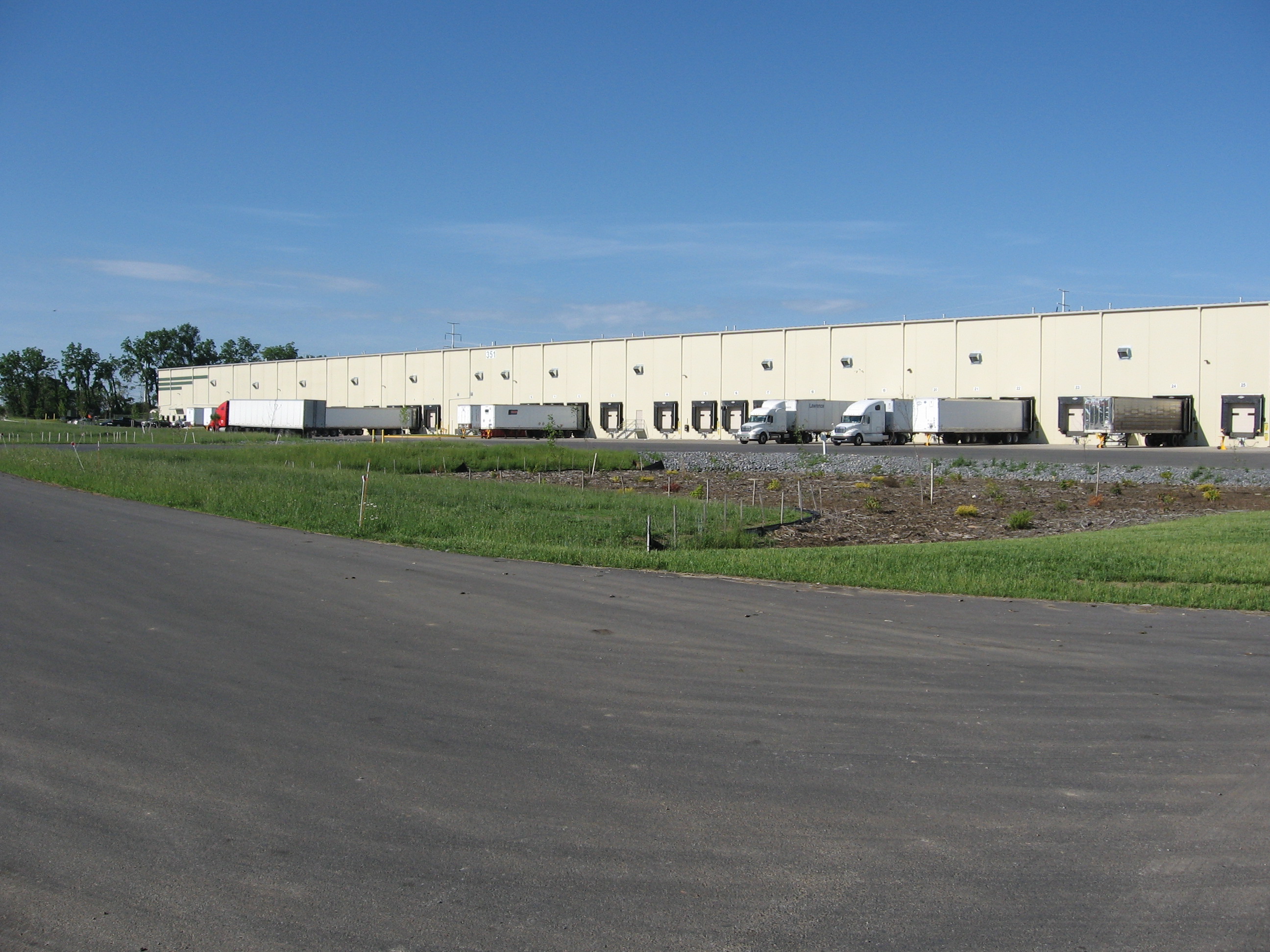 500,000SF 351 Apple Valley Road Shockey Properties