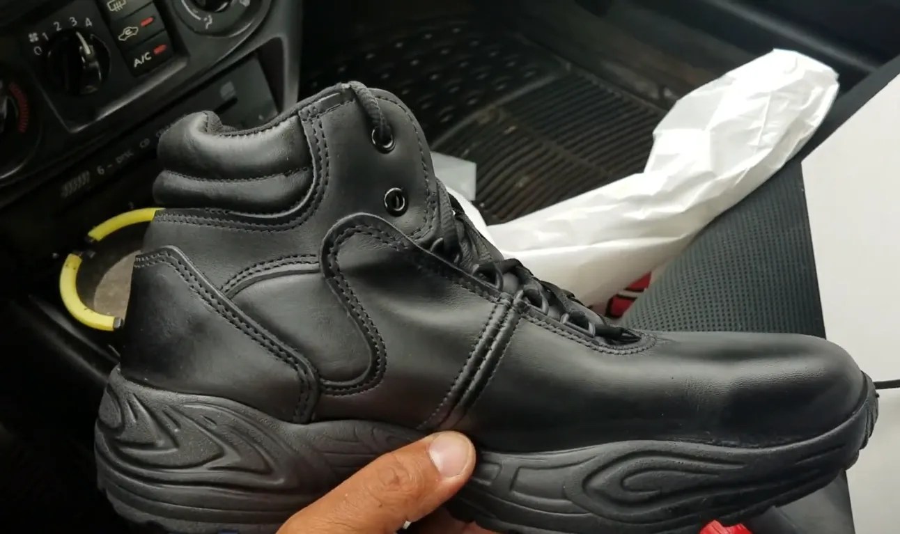 Revealing List of Top 6 Best Walking Shoes For Postal Workers