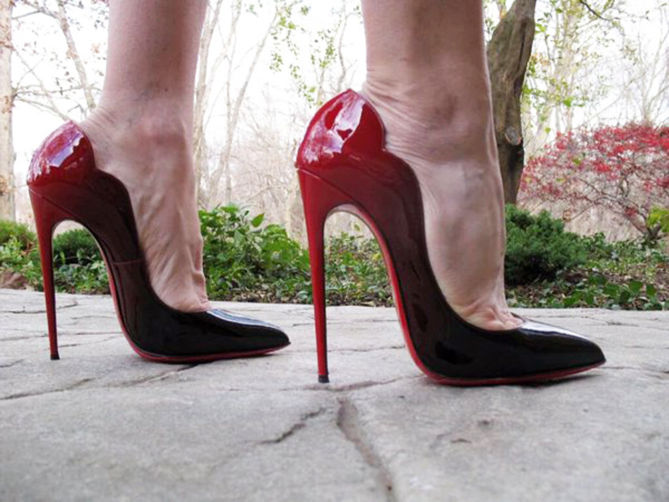 Christian Louboutin Hot Chick Patent 130mm Shoes Post