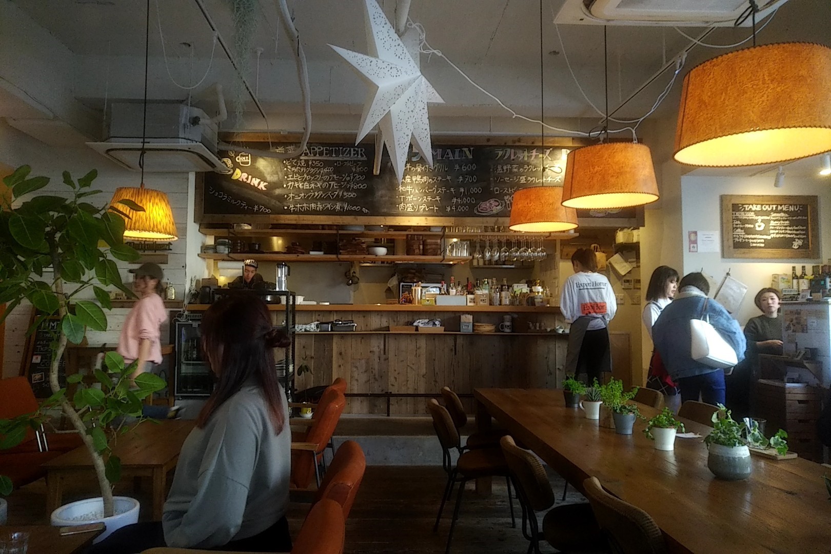 大阪淀屋橋のナチュラルアメリカンノマドカフェ「H.M.T. CAFE DINING エイチ エム ティー カフェ