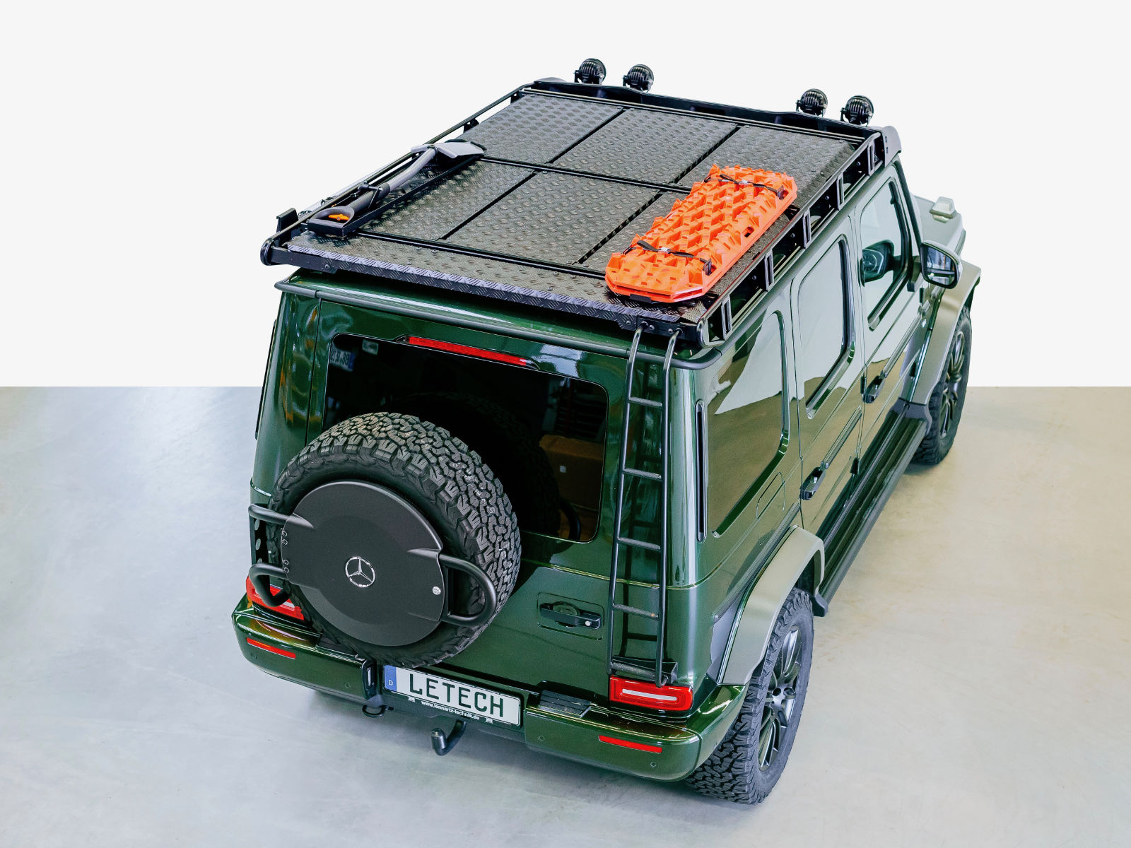 BRABUS Shovel Holder for Roof Rack 3W Distributing Shop
