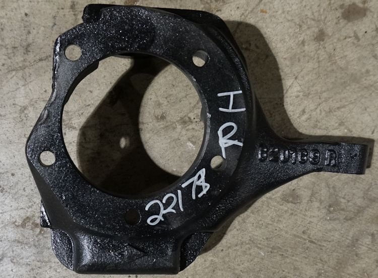 Steering knuckle, right used