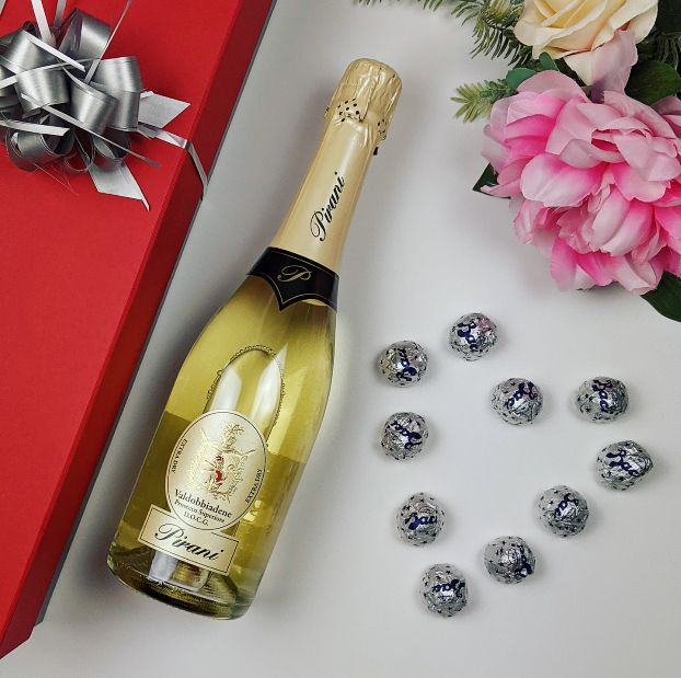 Margrethe Larsen Flowers Prosecco And Chocolate Gifts / Flowers Wine