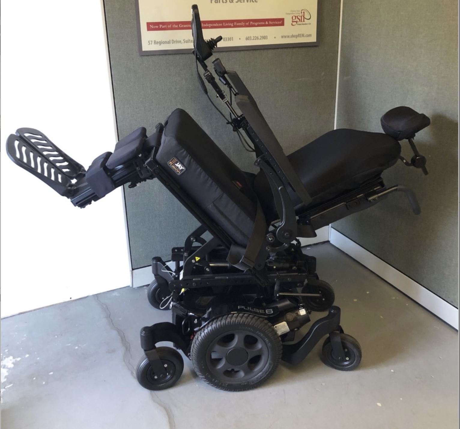 Wheelchair Power Quickie Pulse 6 20″W x 18″D REM