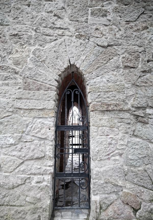 What It Means To Strive To Enter In The Narrow Gate? Short Bible Studies