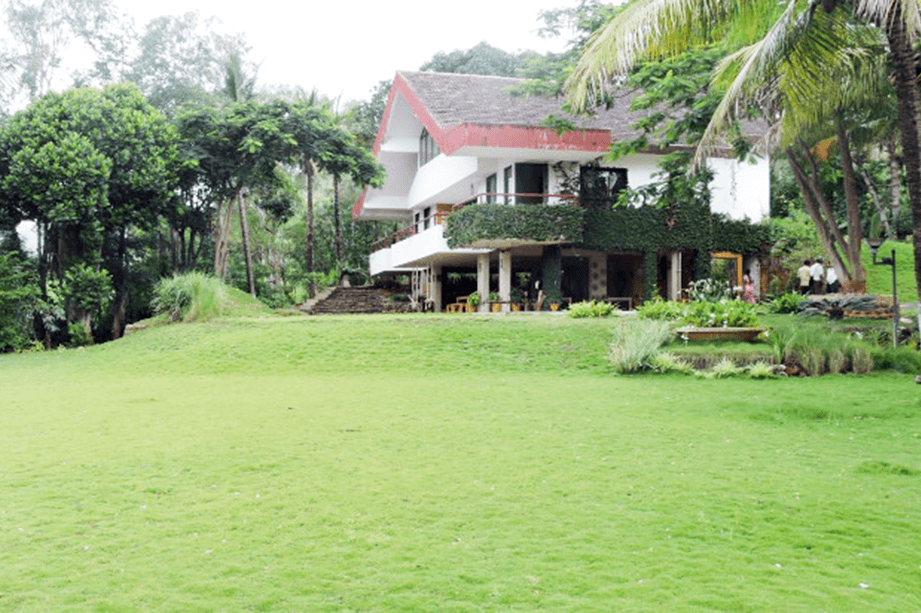 Fantastic 2 Bedroom Farmhouse on Rent in Pune