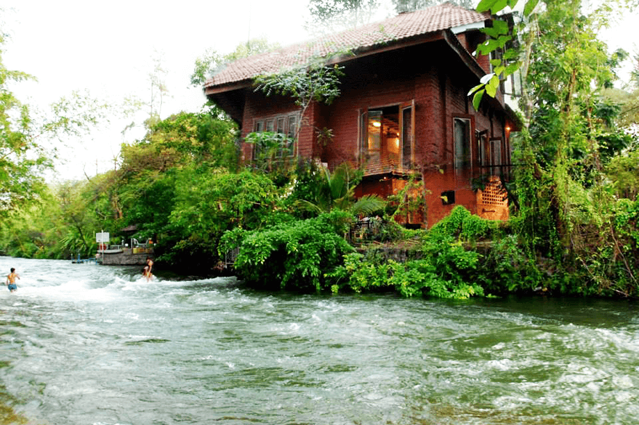 6 Bedroom Riverside Farmstay in Karjat