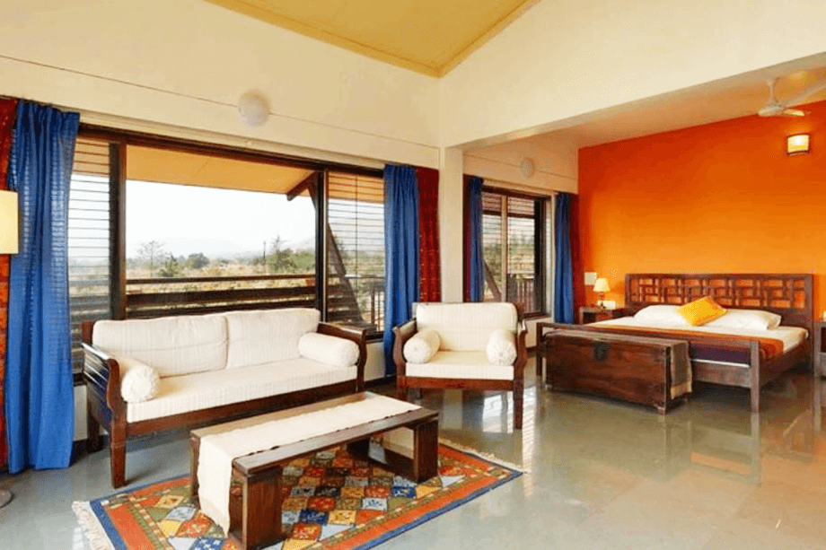 Wellness Retreat with Pool in Mulshi