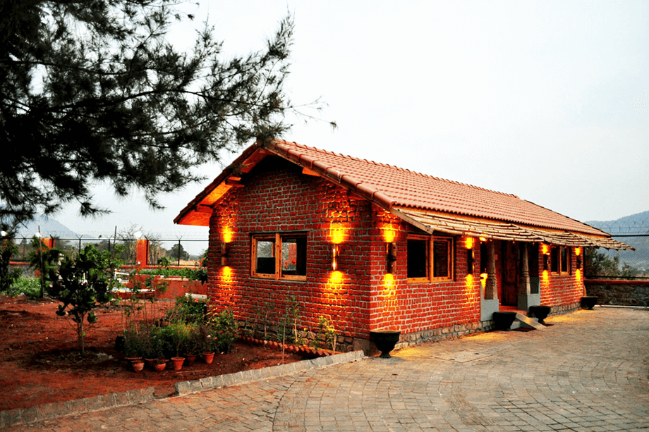 Wellness Retreat with Pool in Mulshi