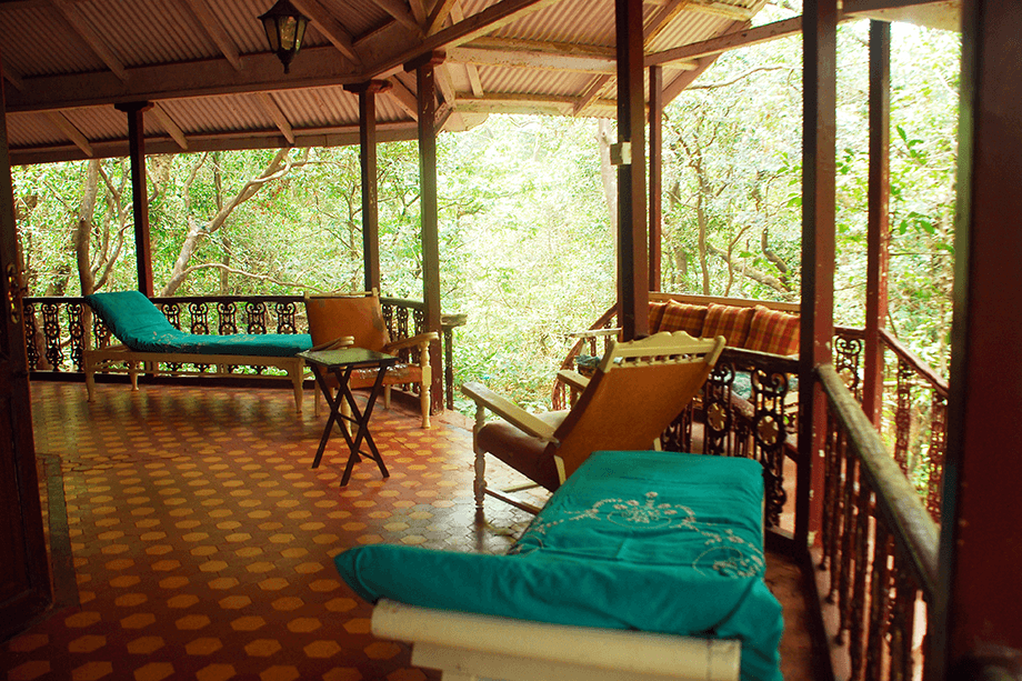 A Vintage 4 Bedroom Colonial Bungalow in Matheran