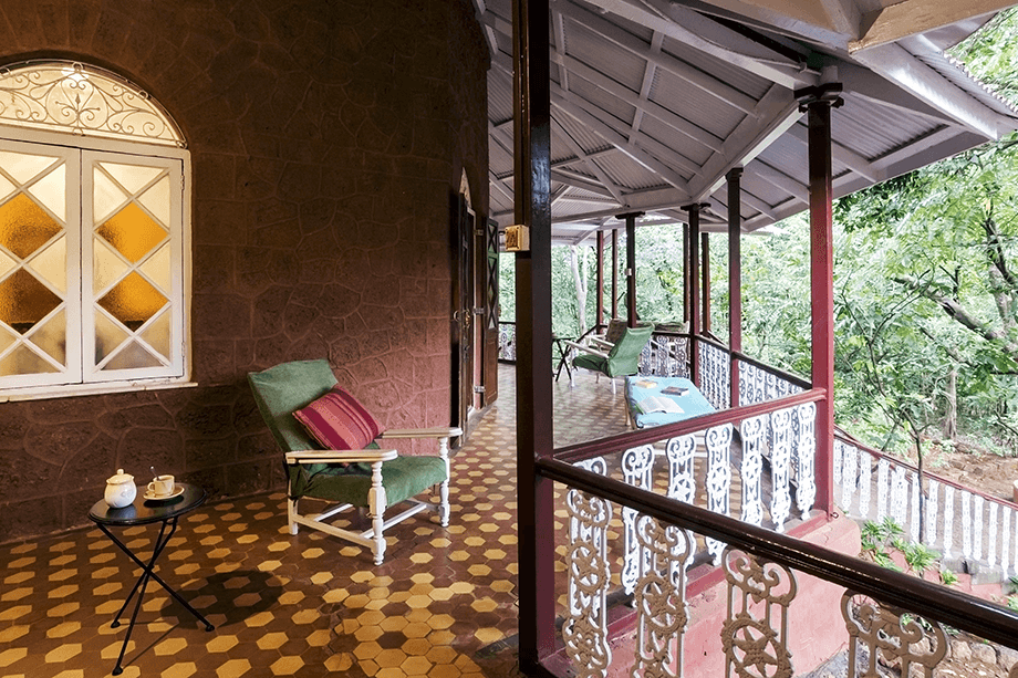 A Vintage 4 Bedroom Colonial Bungalow in Matheran