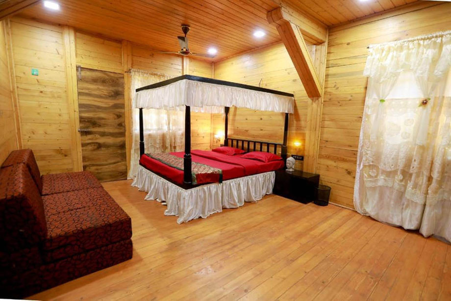 Wooden Pool Villa in Pawna, Lonavala Short Break Co.
