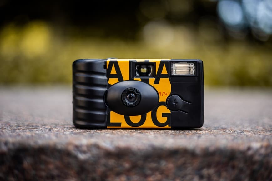 Guide to Disposable Cameras Developing & How They Work