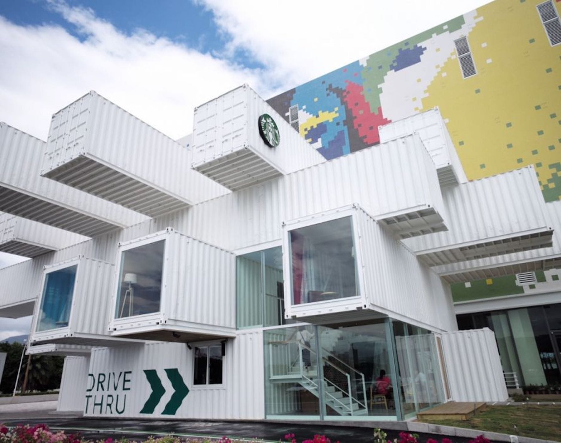 A Minimalist Container Starbucks Is Now Open In Taiwan! Shout