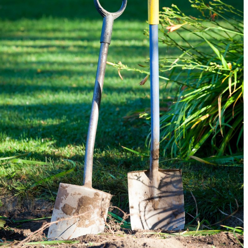 The Difference Between A Drain Spade And A Trenching Shovel Shovel Zone