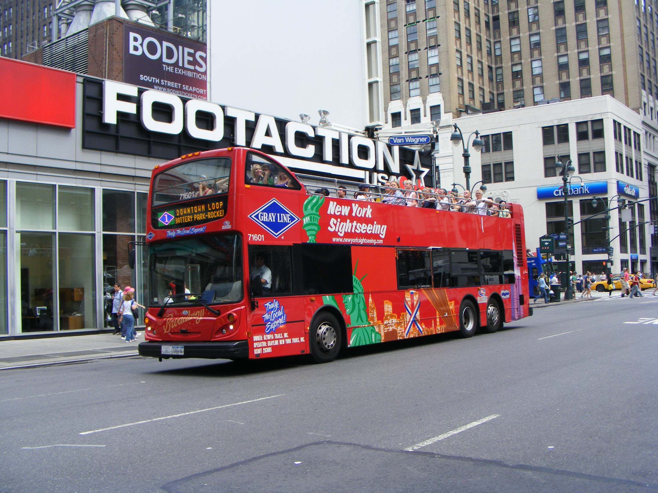 CoachUSA New York Sightseeing SHOWBUS INTERNATIONAL BUS IMAGE