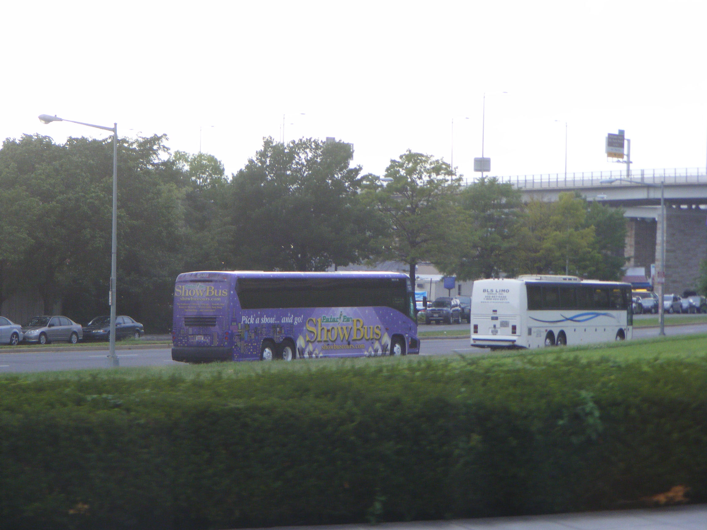 Peter Pan Bus Lines SHOWBUS INTERNATIONAL BUS & COACH IMAGE GALLERY USA